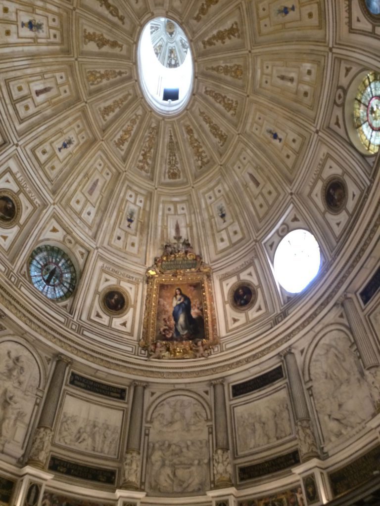 inside-seville-cathedral